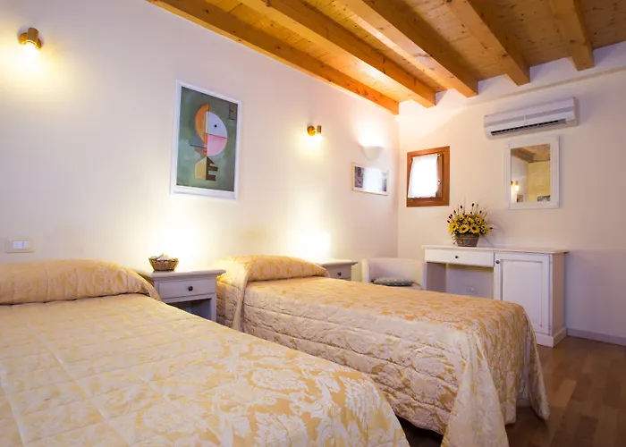 Ca' Dei Fuseri Hotel *