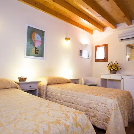 Ca' Dei Fuseri Hotel *